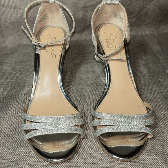Jewel Badgley Mischka Shoes - Jewel Badgley Mischka Hunt Women's Sandal, Silver, 6